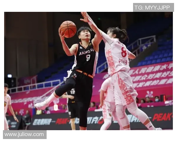 杭州羽毛球队在世界锦标赛积分榜上以67分稳居第一名引发关注 杭州羽毛球队在世界锦标赛积分榜上以67分稳居第一名引发关注