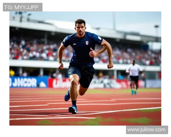 足球巨星重返绿茵场精彩瞬间回顾视频引发球迷热议与期待 足球巨星重返绿茵场精彩瞬间回顾视频引发球迷热议与期待