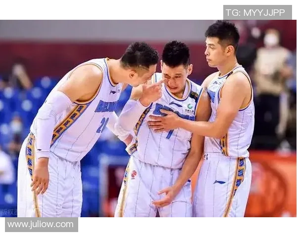 重庆篮球队与南京篮球队的赛后复盘分析与节奏对比探讨 重庆篮球队与南京篮球队的赛后复盘分析与节奏对比探讨