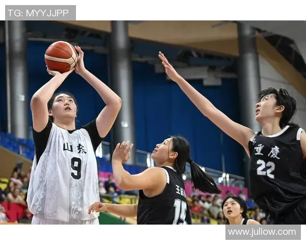 重庆篮球队灵活性引发热议球迷与专家观点大碰撞 重庆篮球队灵活性引发热议球迷与专家观点大碰撞