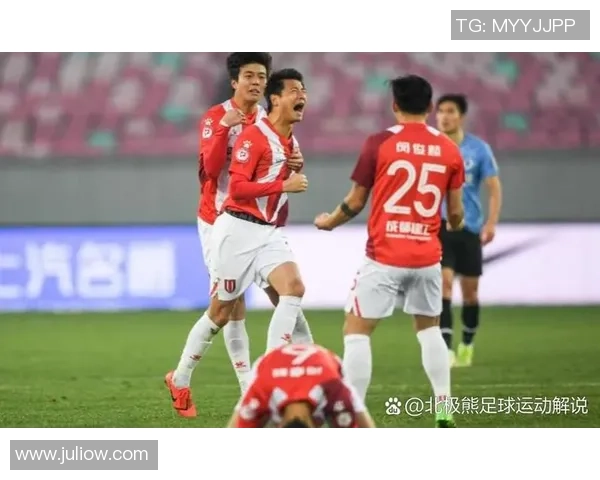 足球焦点：广州足球队的状态探讨